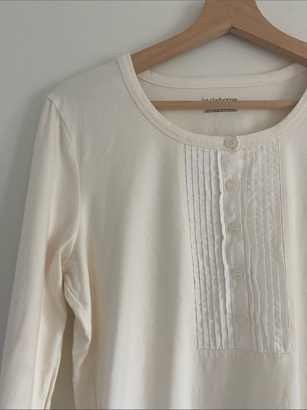 Liz Claiborne Cream Pintuck Henley Long Sleeve Top | M - Picture 5 of 8